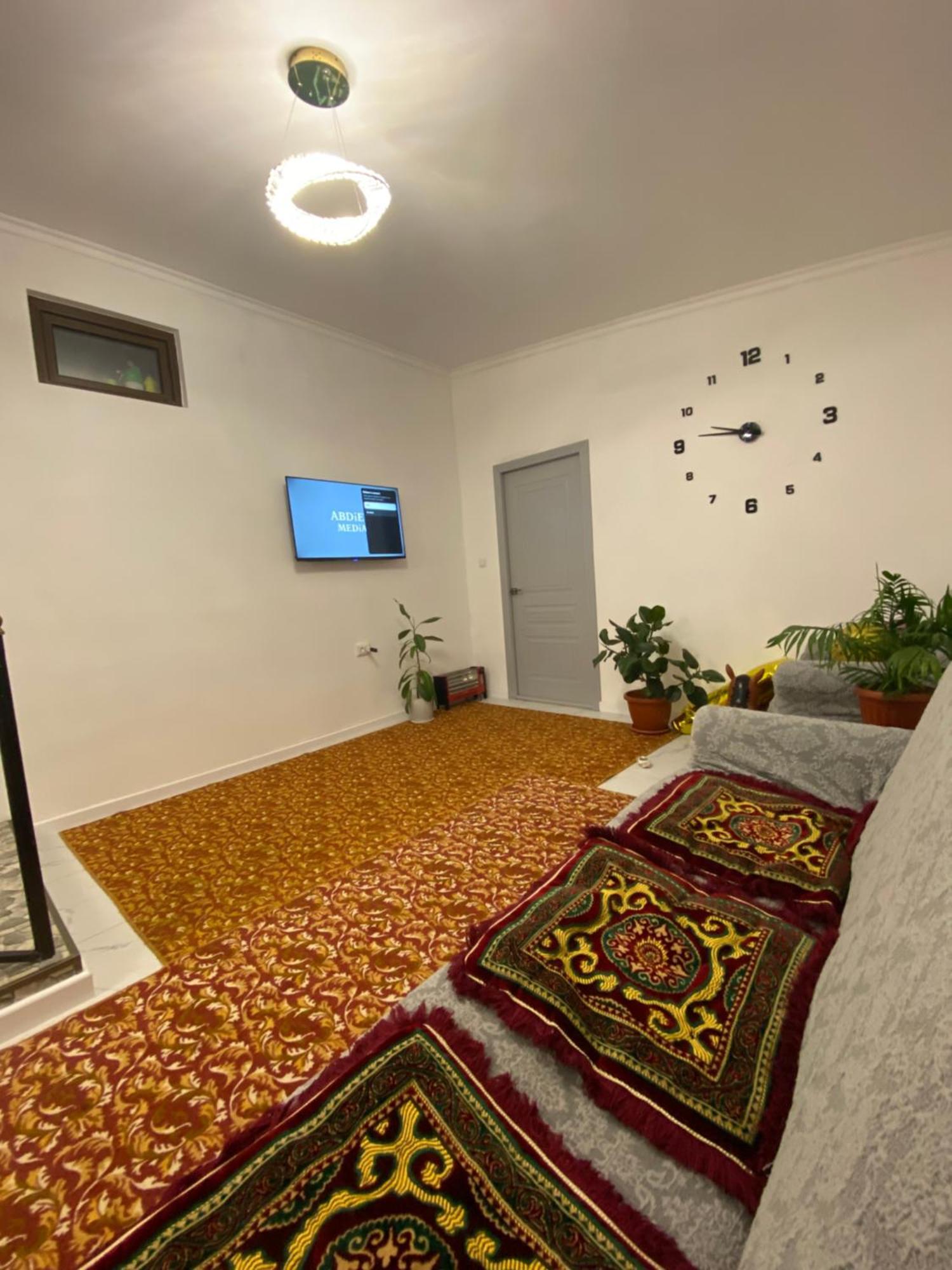 Guest House Glover Karakol Exterior photo