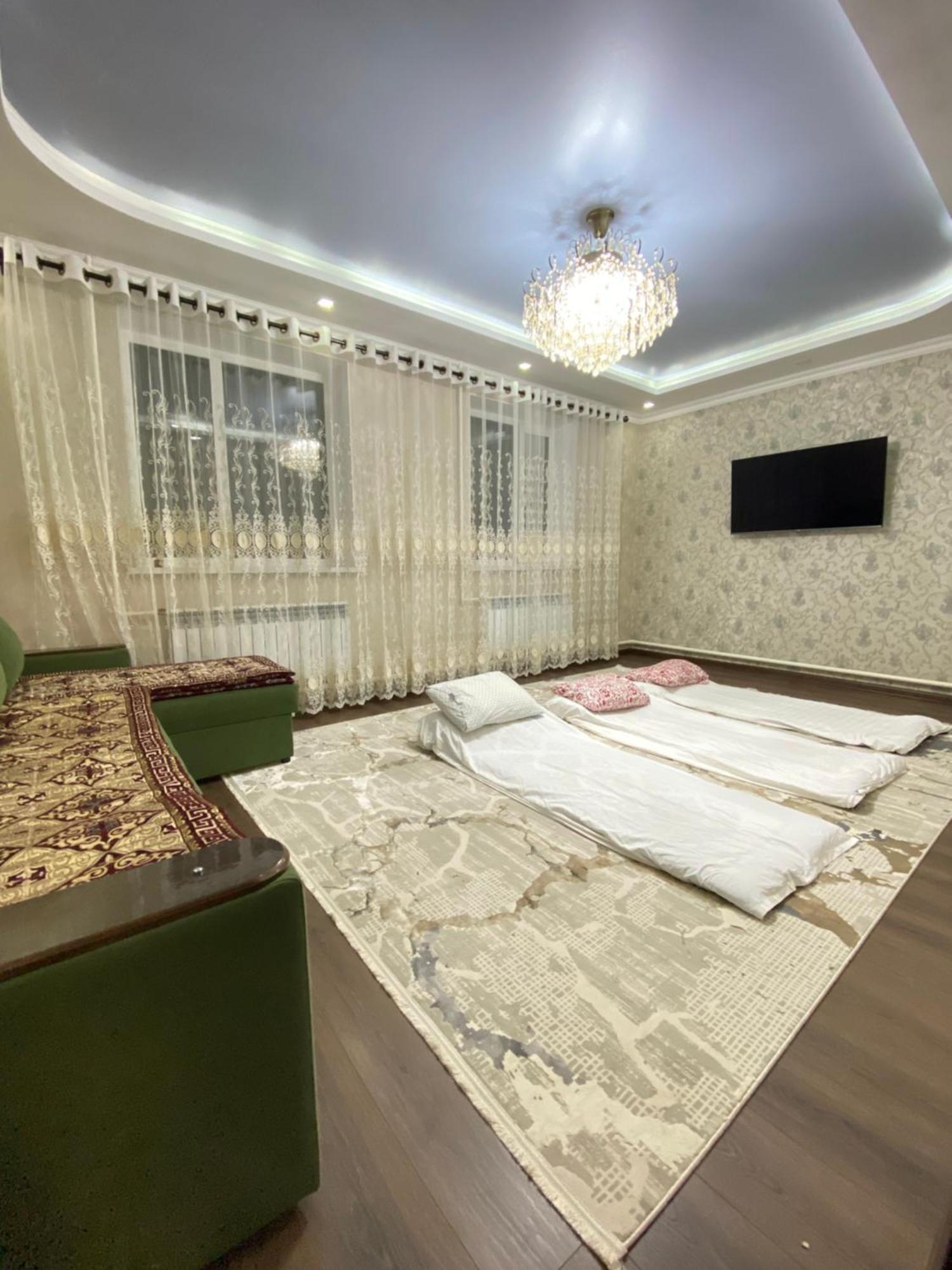 Guest House Glover Karakol Exterior photo
